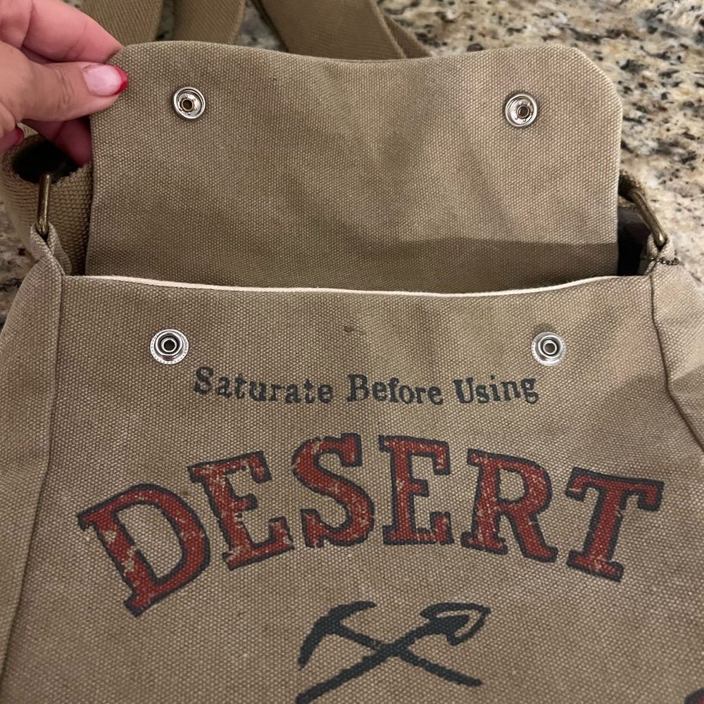 American Glory Post Carrier Bag - Picture 4 of 5